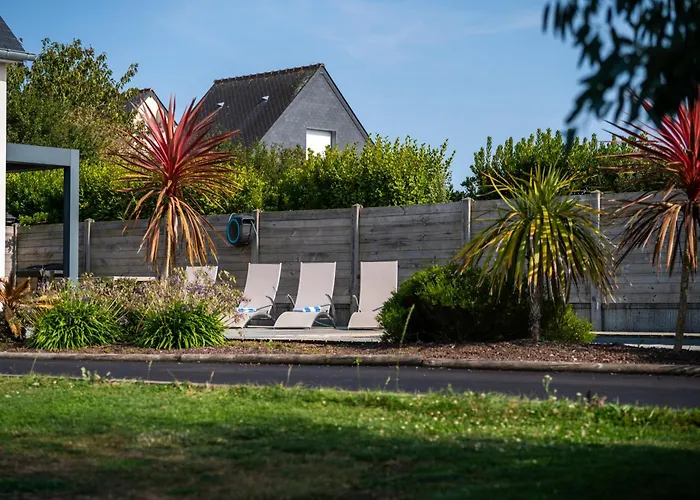 Avec Piscine Privee, Sauna, Jardin Et Parking