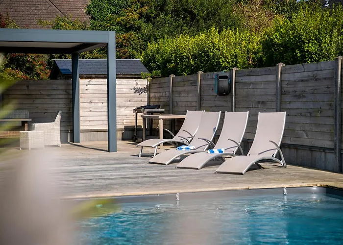 Avec Piscine Privee, Sauna, Jardin Et Parking *